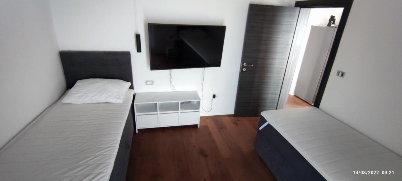 Rift Luxury Apartments Marusici  ภายนอก รูปภาพ